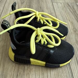 Adidas Kids Black and Yellow Sneakers Sz 5